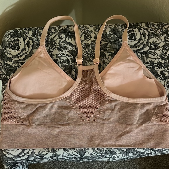Victorias Secret PINK Sports bra w/ padding - Picture 2 of 2